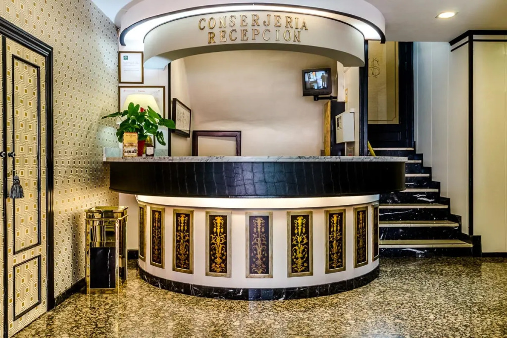 Hotel Sacromonte