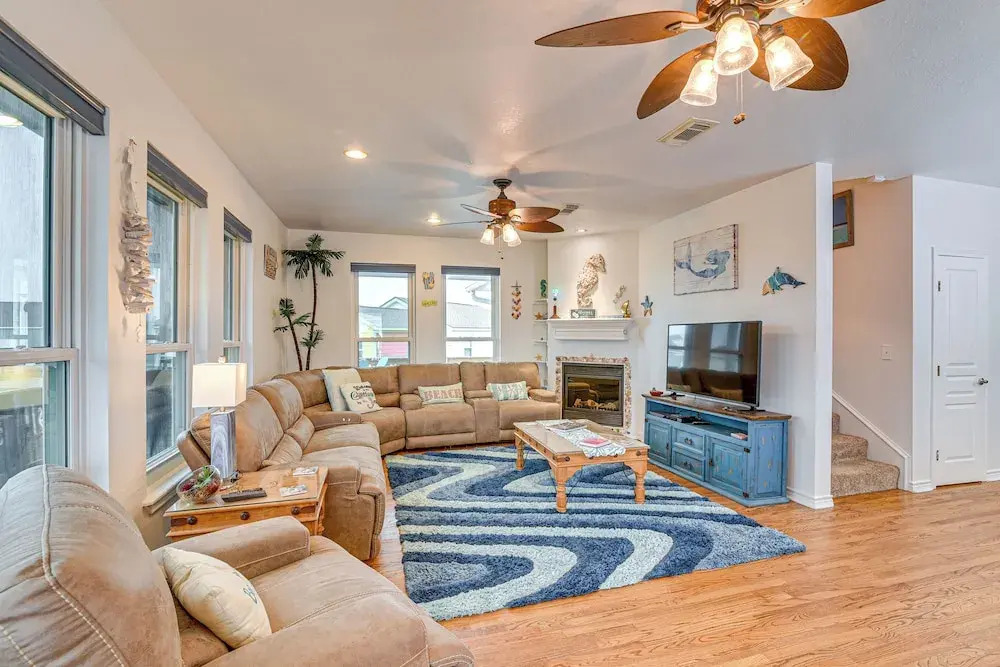 Near Surfside Jetty County Park: Home w/ Deck!