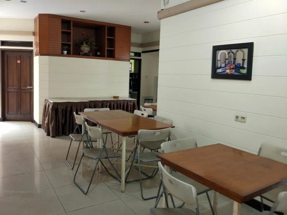Rumah Tawa Hotel Syariah