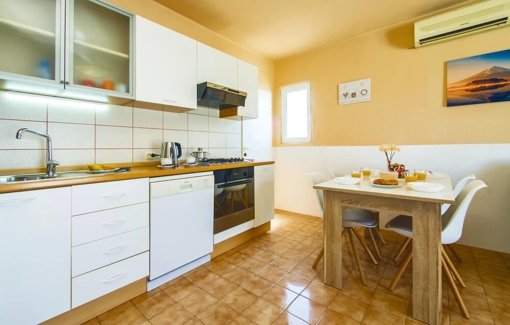 Cozy Home In Okrug Gornji With Sauna