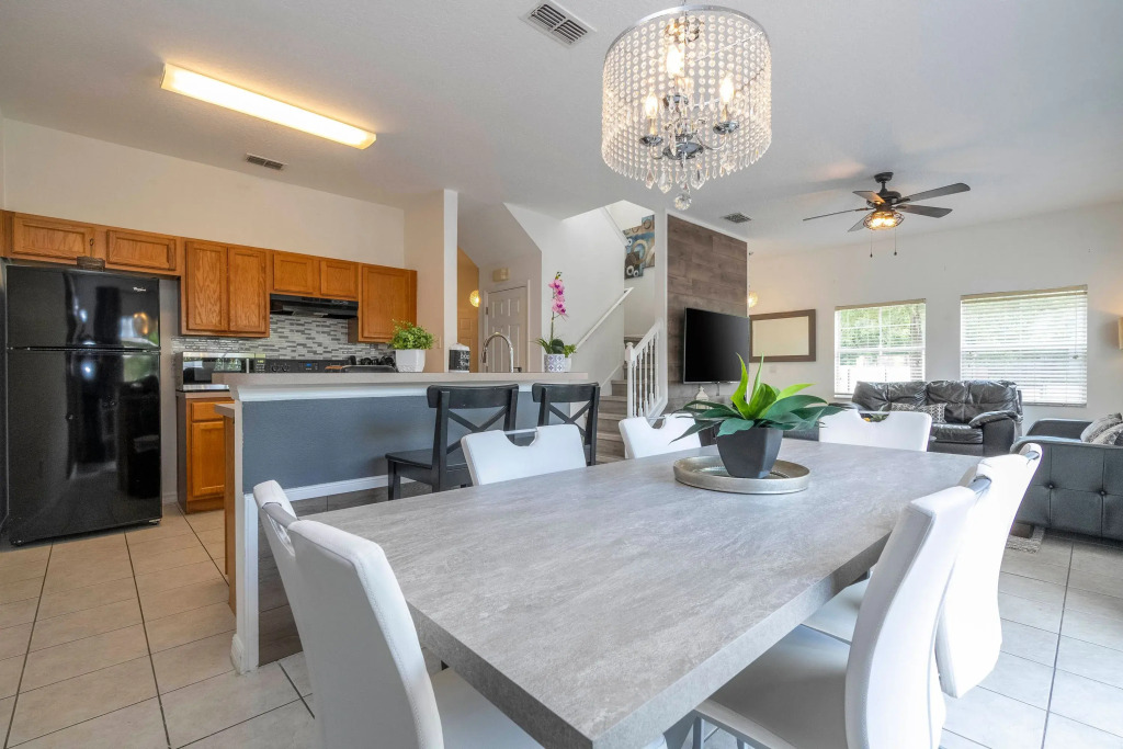 4 Bedrooms Close to Disney