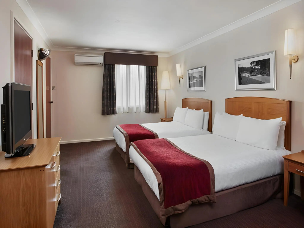 Leonardo Hotel East Midlands Airport - On-Site