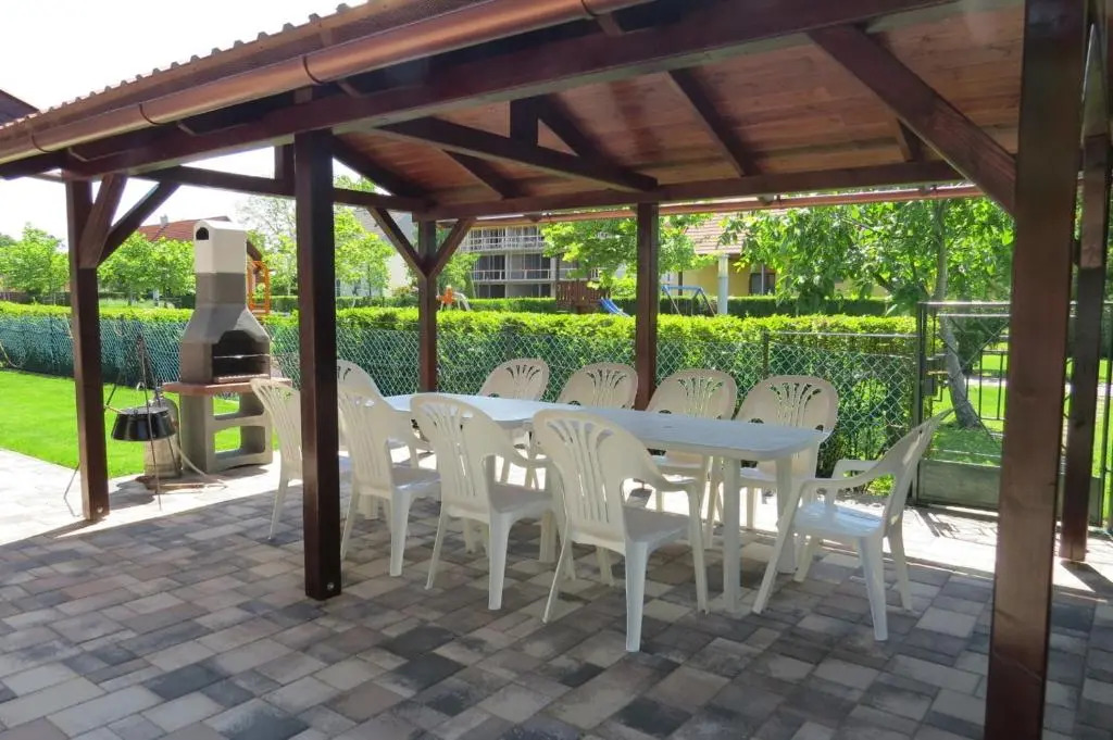 32 fös apartman