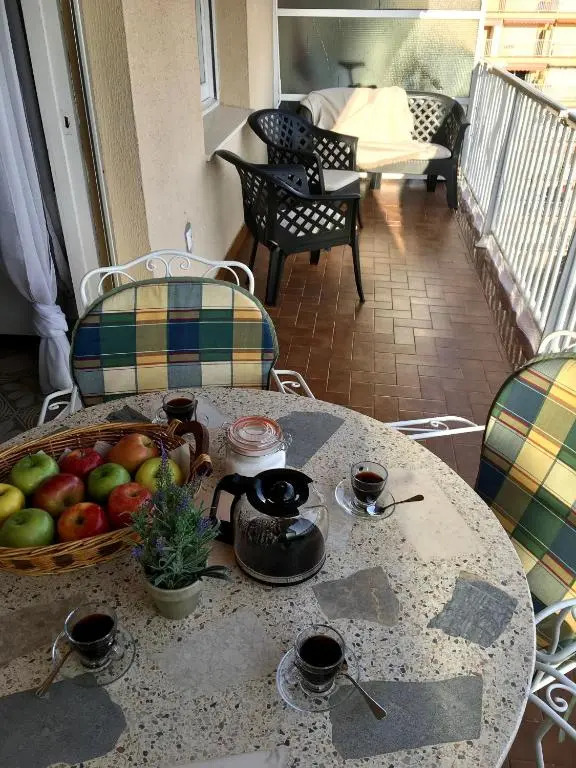 Sunshine apartment with great sea view and terrace in Malgrat de Mar
