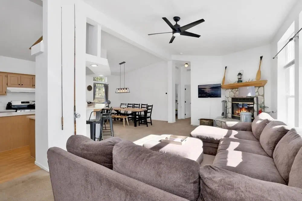 2240-summit View Lodge 3 Bedroom Home by Redawning