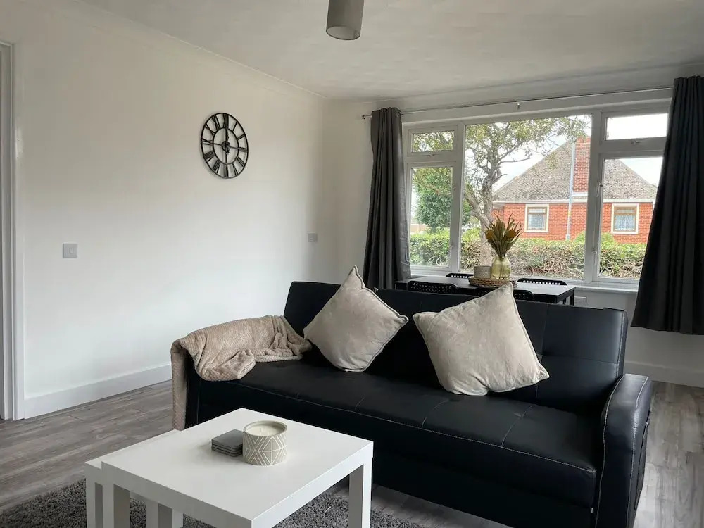 Gerrard Grove is Lovely 2-bed Bungalow in Clacton