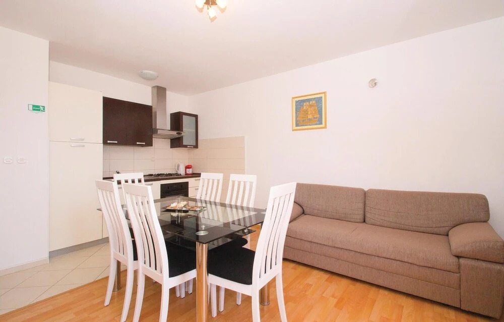 Beautiful Home in Prizba With Wifi, 2 Bedrooms and Outdoor Swimming Pool