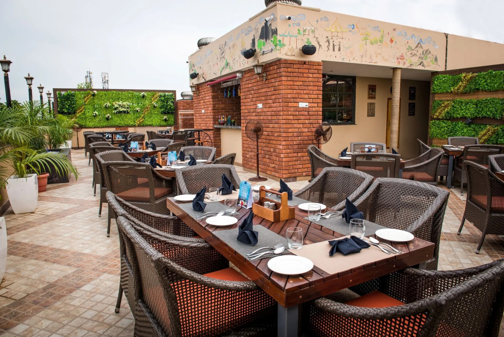 Glades Hotel