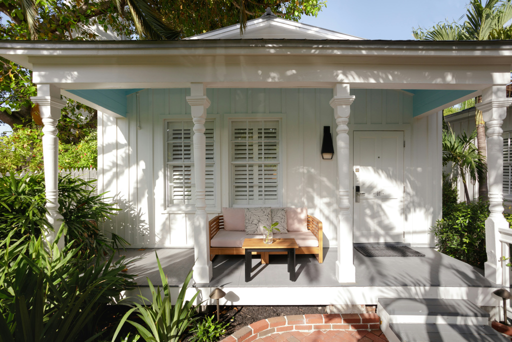 Lighthouse Hotel - Key West Historic Inns