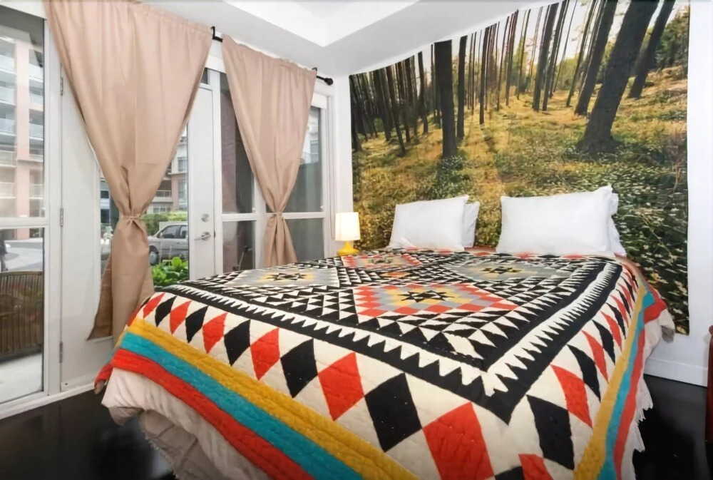 Super Awesome King West Furnished Suite