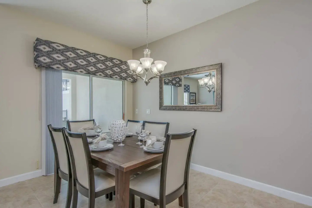 Pleasant home near Disney with private pool