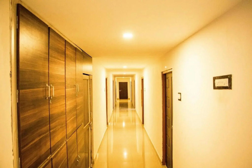 Hotel Vashishta