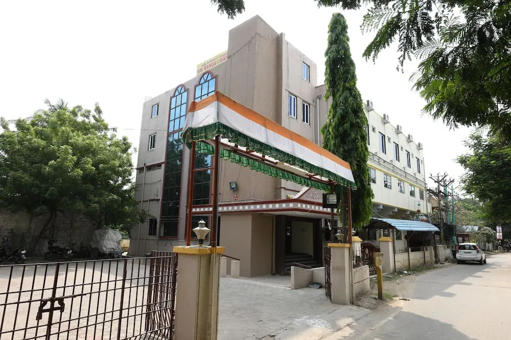 OYO 7131 Amrita Inn
