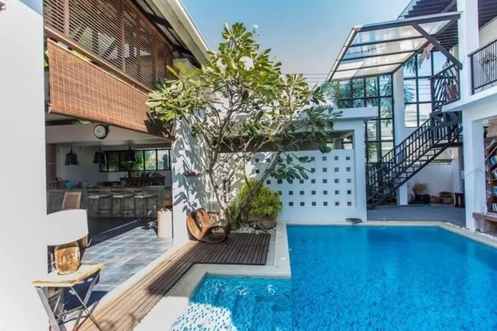 ChiangMai清迈 cozy pool Villa 8rooms