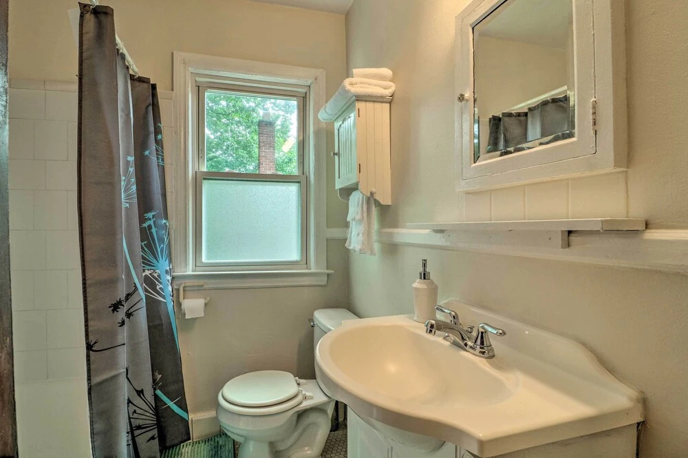 Cozy Duplex: Half Mi to Magic Bag & Woodward Ave!