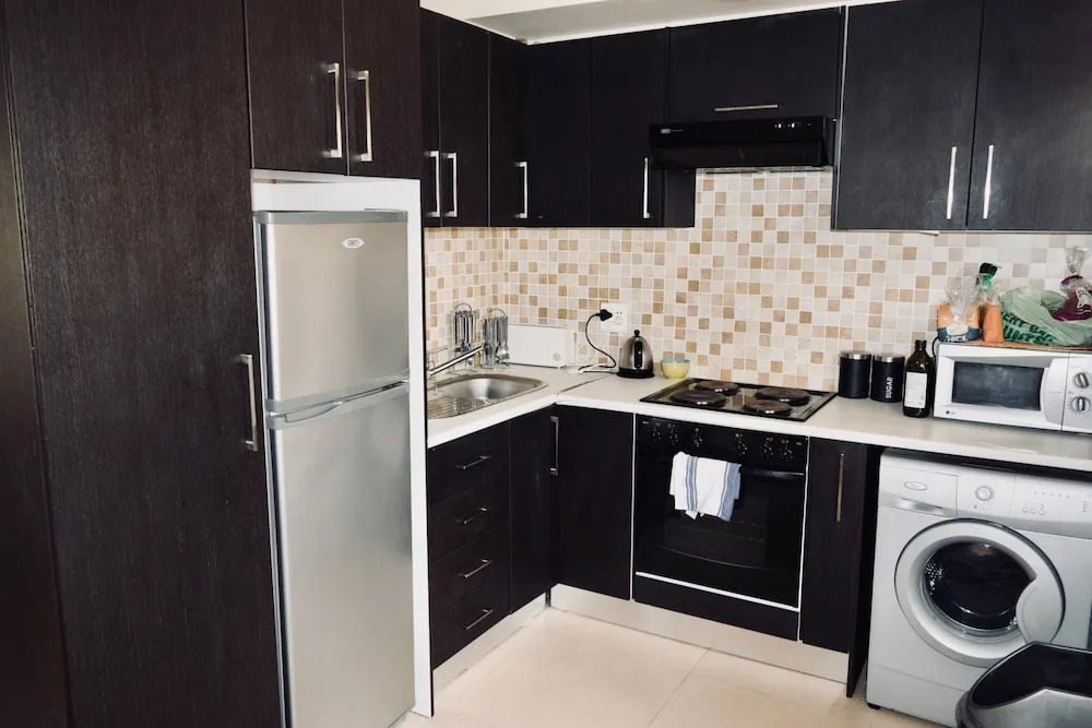 1 Bedroom Apartment Near Kloof Street