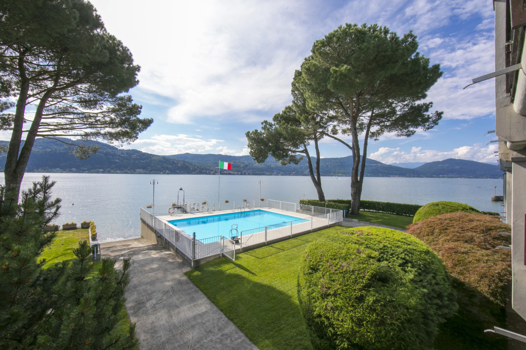Residenza Ludovica by the lake