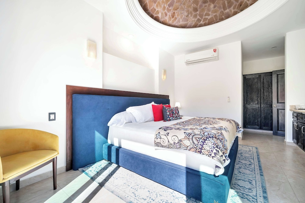 Marbella Lane - PrimeVilla n Modern Home
