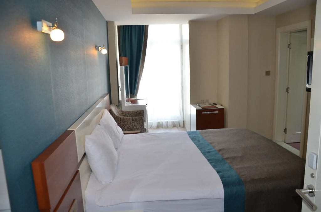 Grand Ahos Hotel