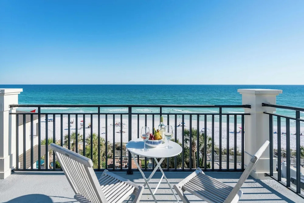 Promenade - Beach Front Mansion w Breathtaking Views & Pool!