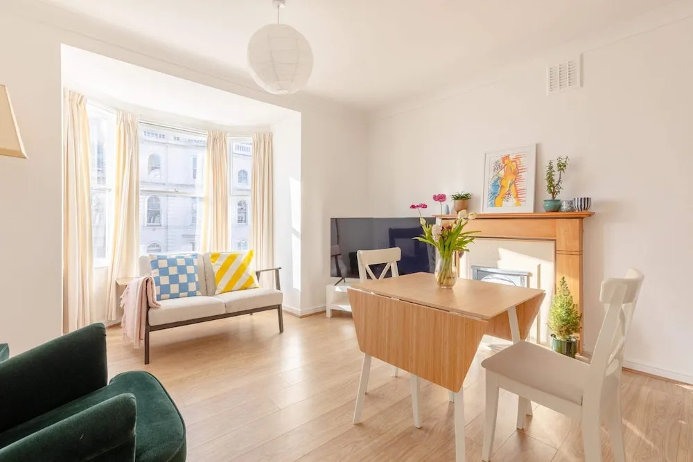 Spacious 1BD Flat 5 Mins to Paddington Station!