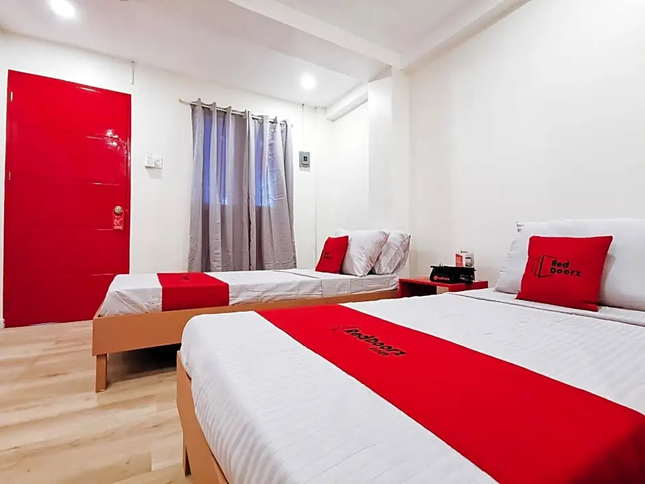 RedDoorz near Marfori Heights