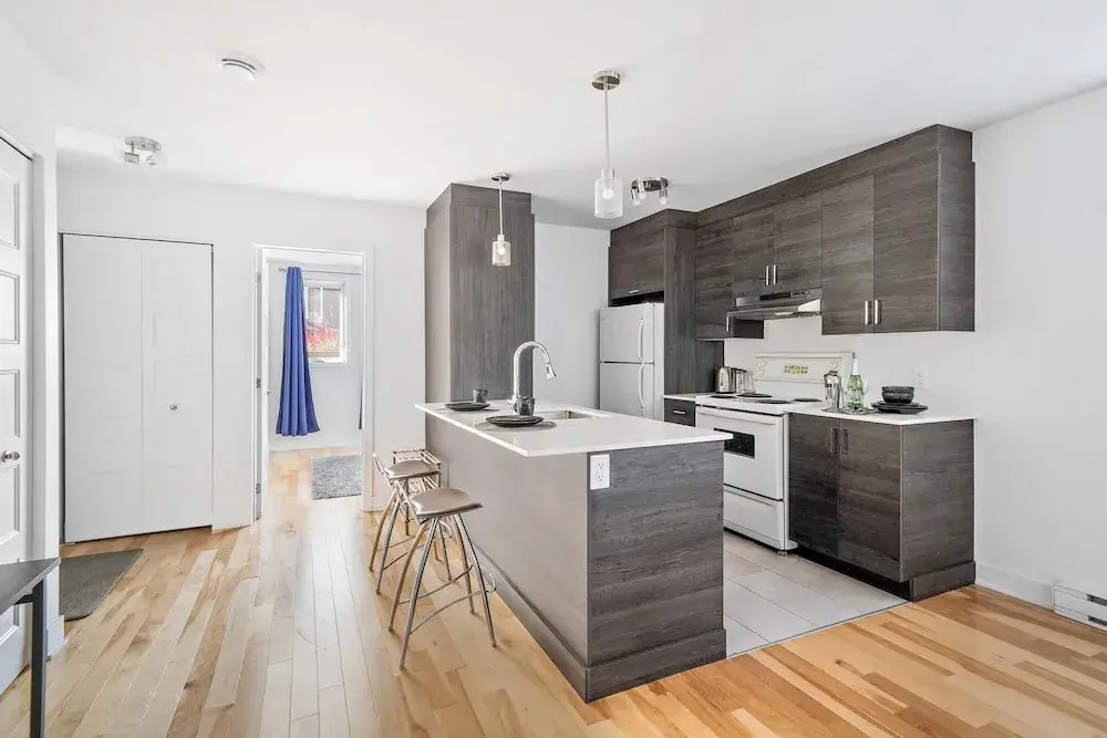 Brand New Contemporary 2-bedroom Apartment