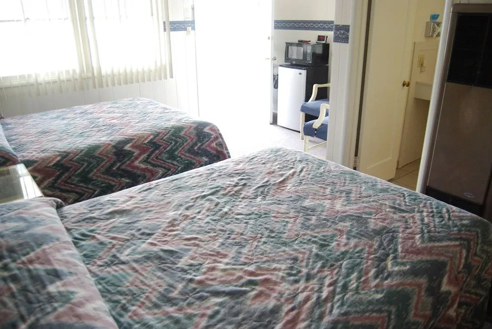 Redwood Motel