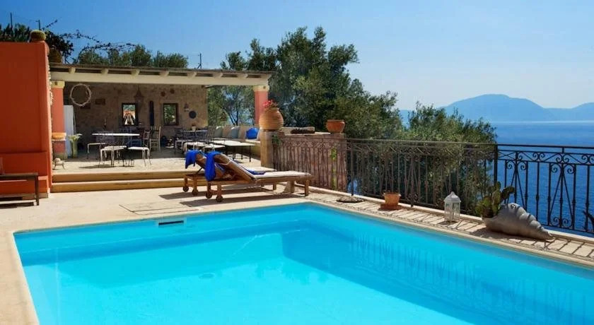 Roi Boutique Suites