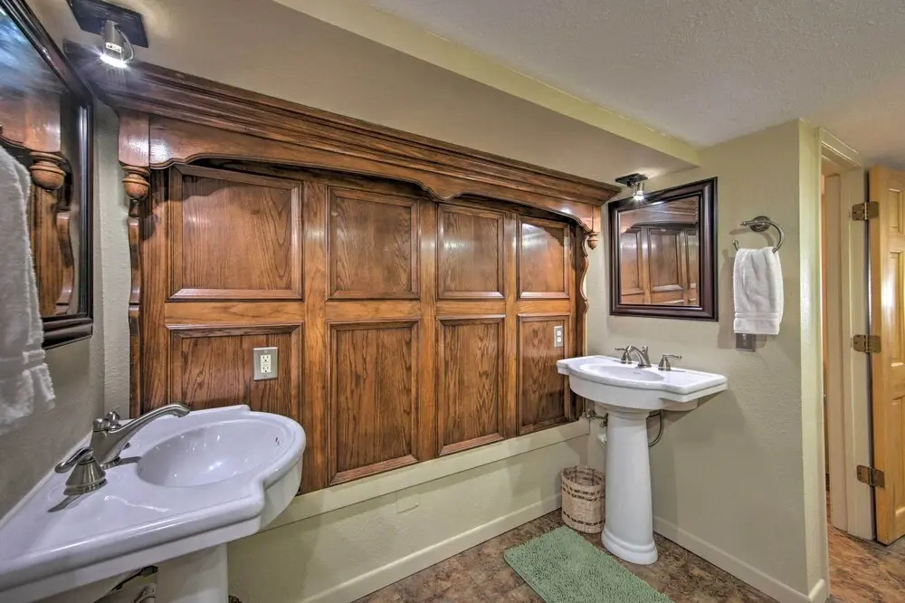 Updated Apartment in Historic Dtwn Marshall!