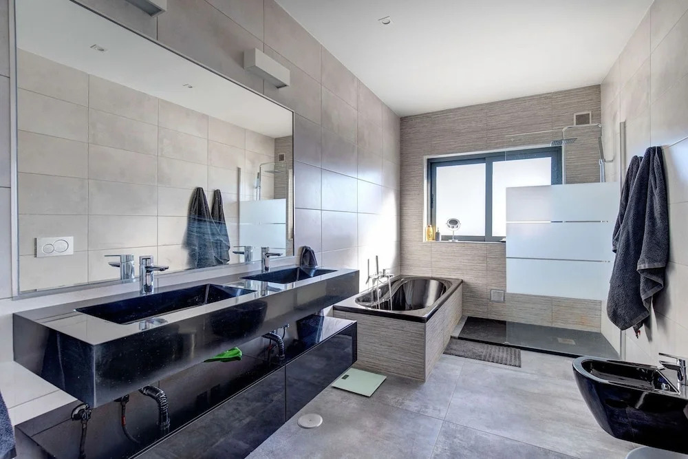 Casa Blanca Magnificent 4 Bedroom Villa With MOD