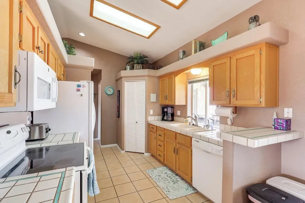 Pool & Hot Tub: Pet-friendly Lake Havasu Home!