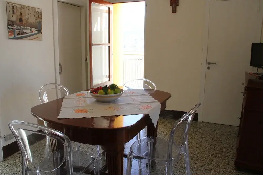 Three bedrooms apartment with large terrace overlooking rooftops of old town