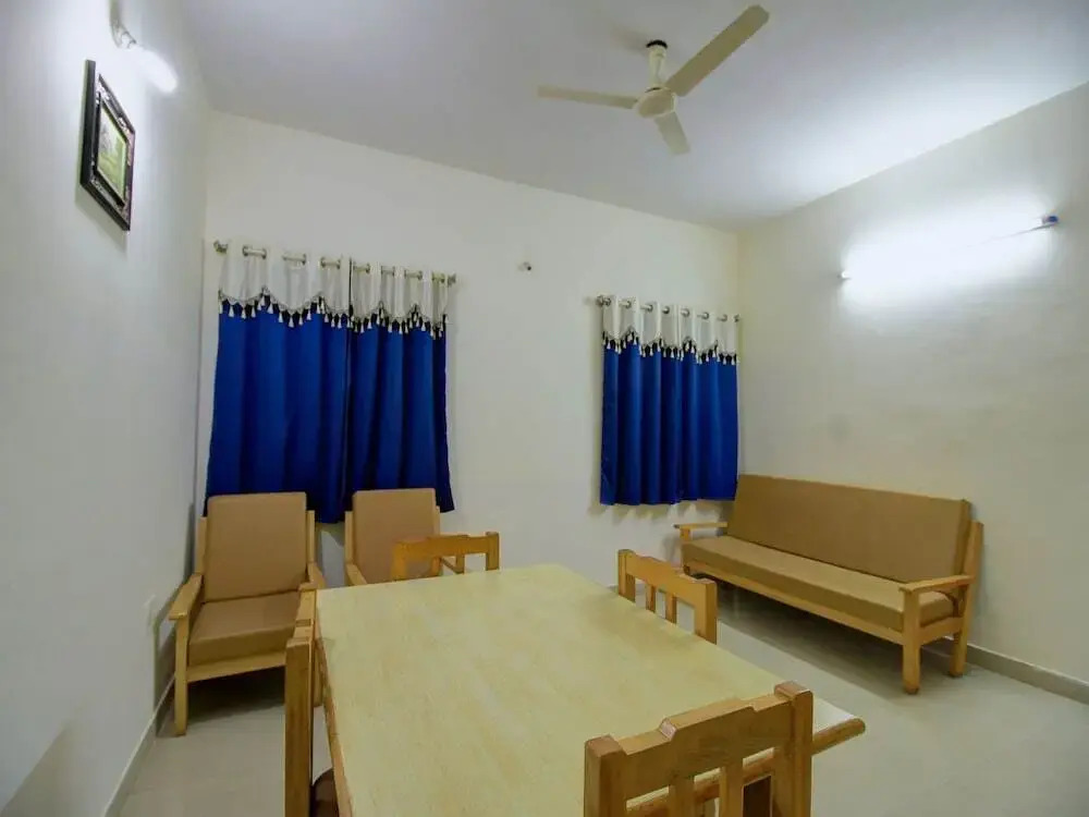 Hotel Ample Inn Vidyanagar by OYO Rooms