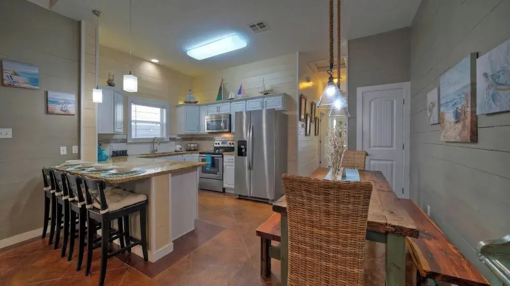 Sleeps 27 3 Homes Near the Beach, Pools, Dining & Entertainment by Avantstay