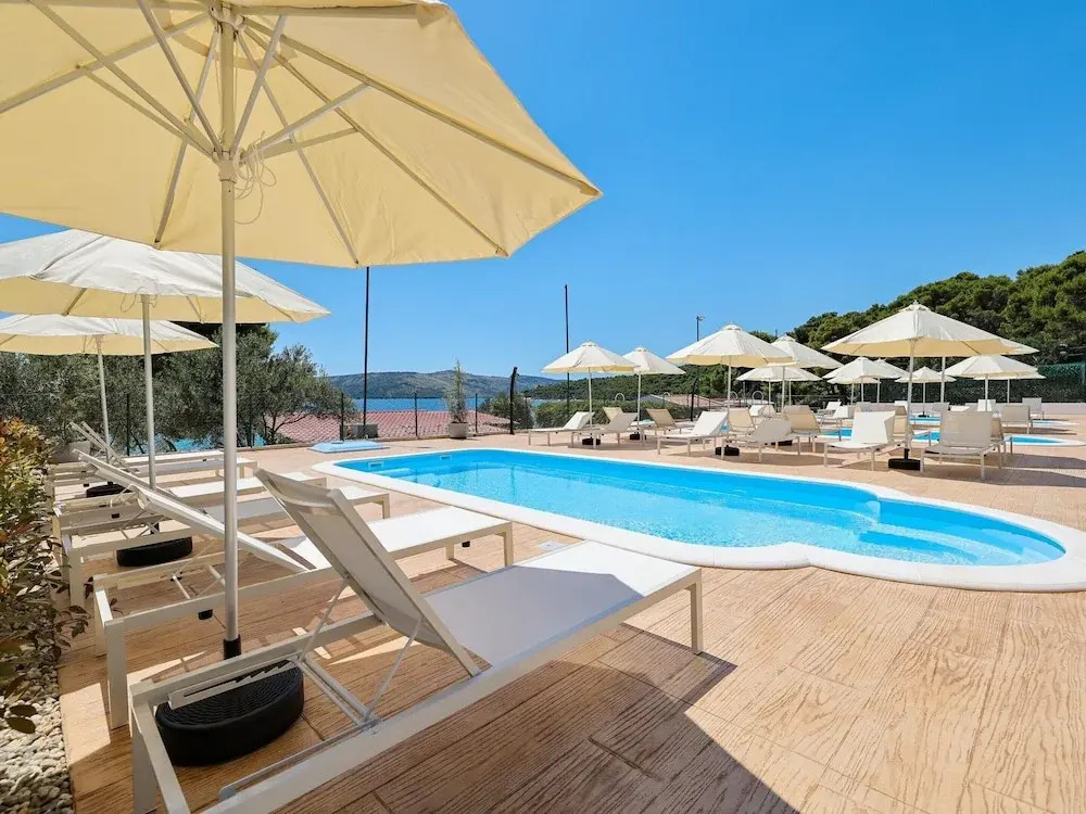 Apartments Medena in Seget Donji Trogir With Pools