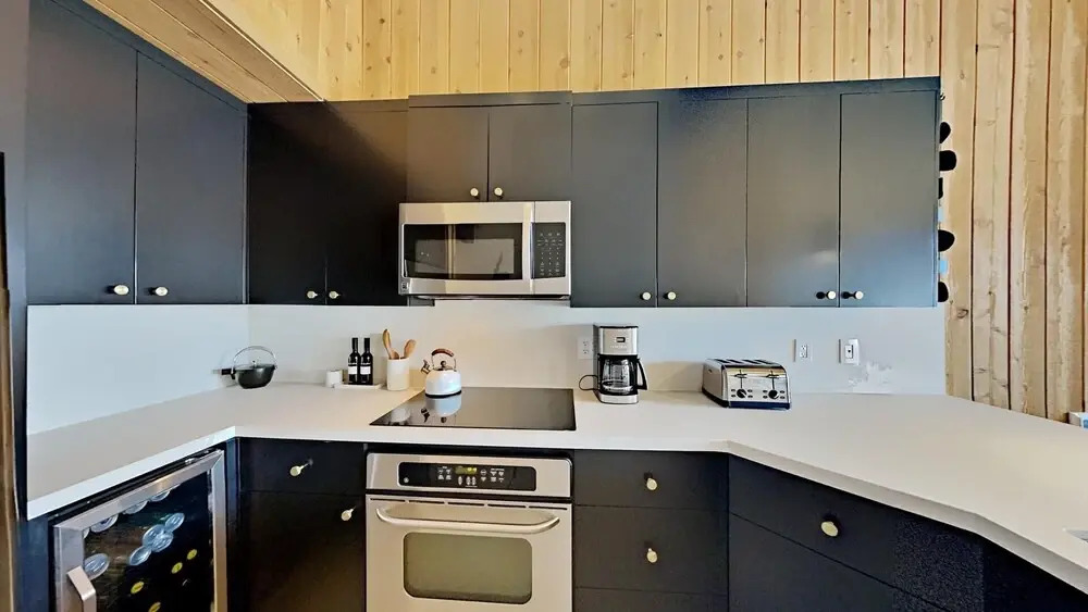 Beautifully remodeled 3 Bedroom Condo