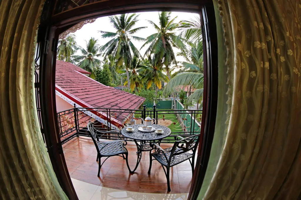 Airport Square Villa