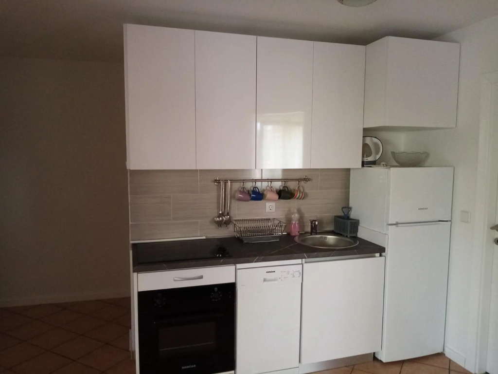 Sab - 40 m from beach - A2(4+2)
