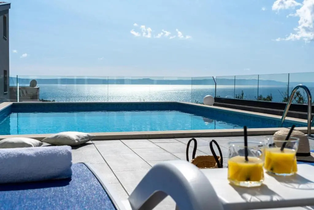 Villa Lea 5-bedroom villa with private pool and amazing views of city and sea