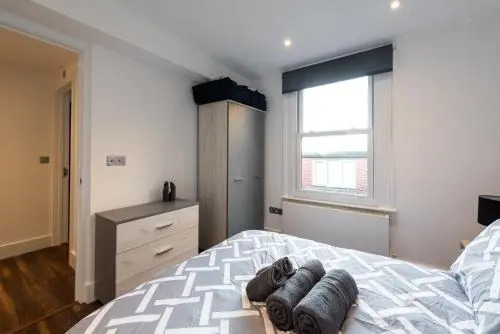Parkside London Apartment (SS3)