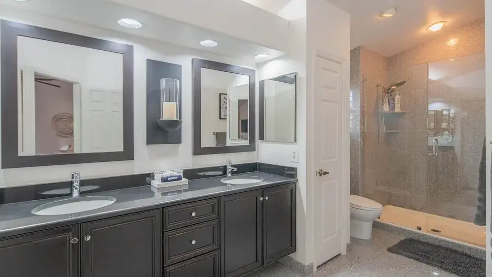 Scottsdale Gem W/pool in Private and Serene Yard!