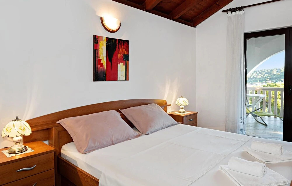 Beautiful Home In Tisno