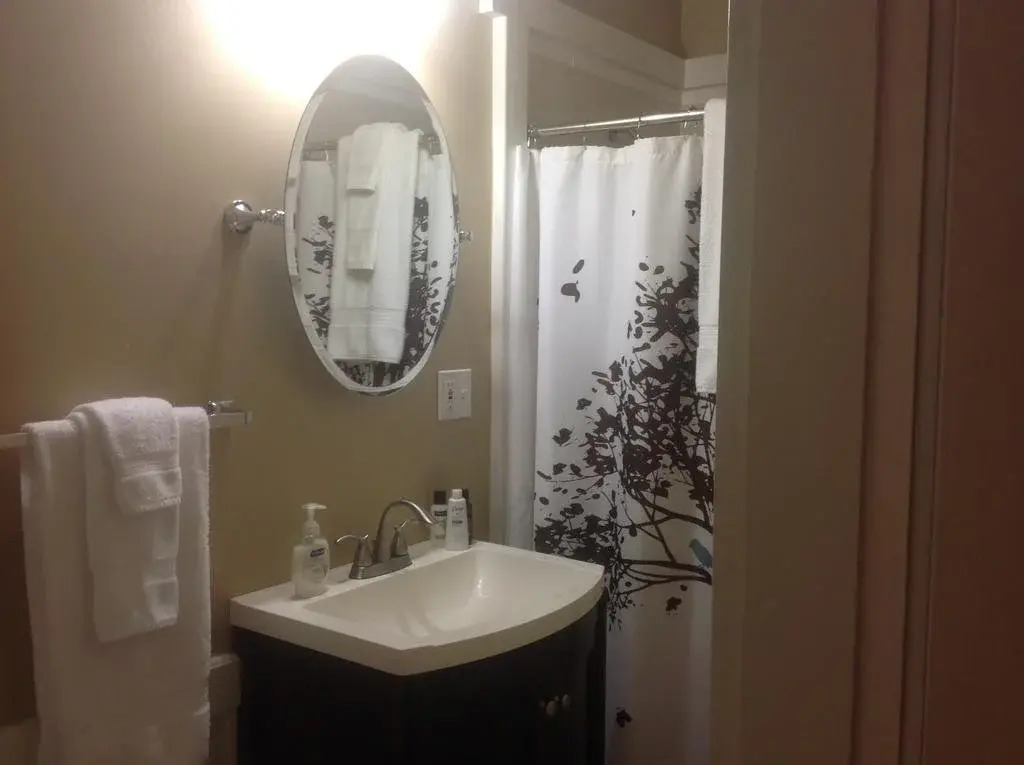 Mountain Meadows Inn & Chalet Suites