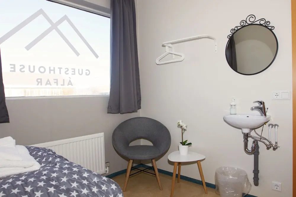 Guesthouse Álfar