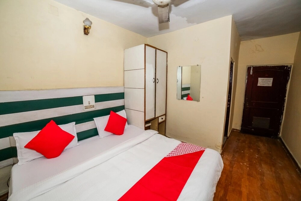 OYO 16947 Hotel Banjara