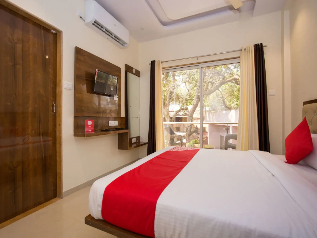 OYO 11483 Hotel Oakwood