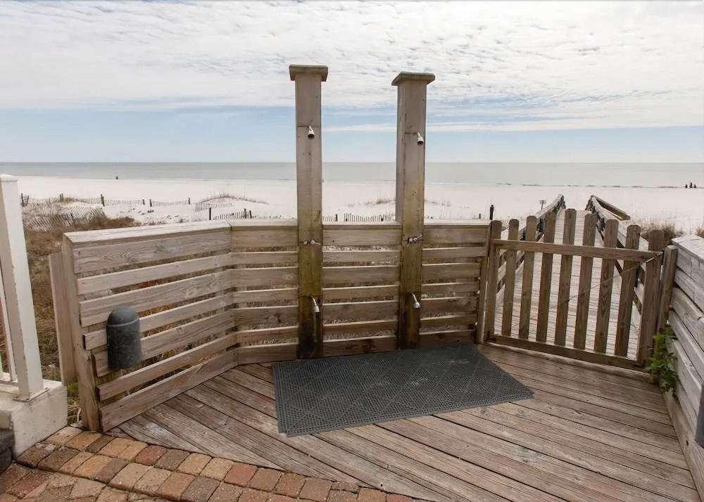 Windward Pointe 1003 - 3 Br condo by RedAwning