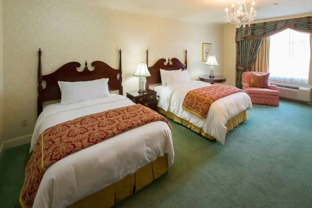 Bristol Hotel, Boutique Collection