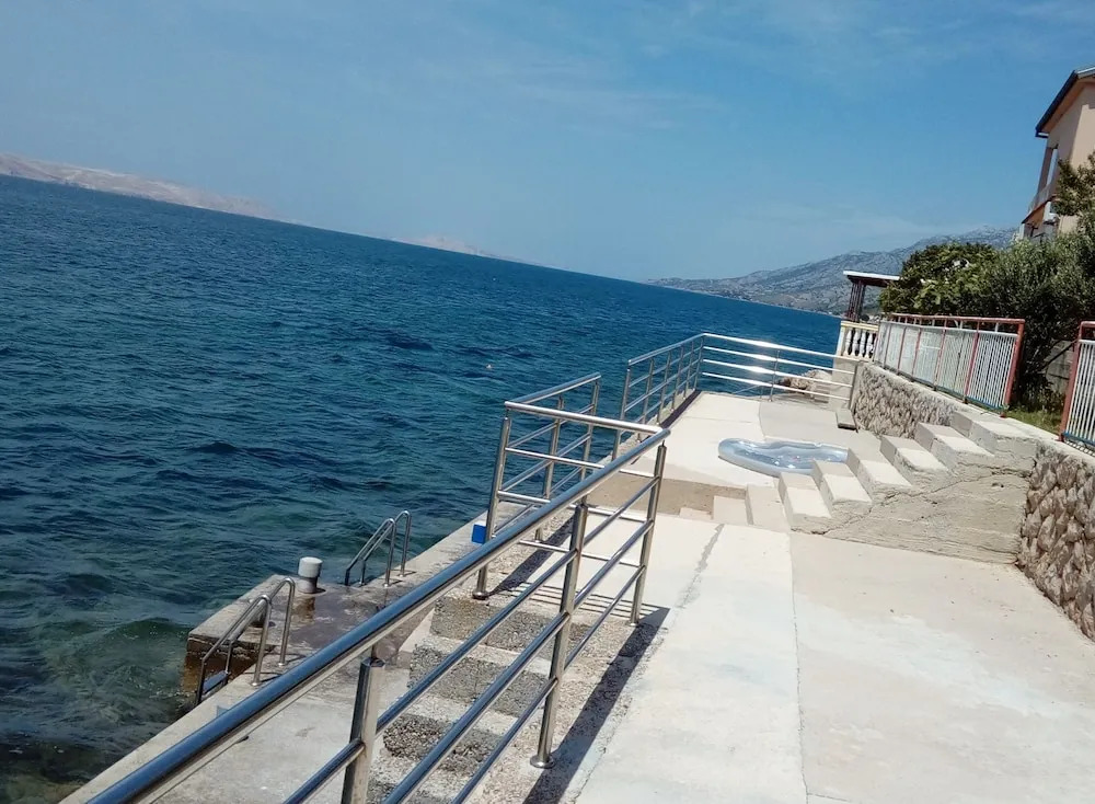 Toma - 5m From the sea With Parking - A2